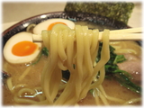 神田ラーメンわいず 玉子ラーメンの麺