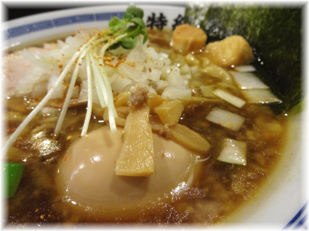 煮干王西新宿店 特製100%鶏らあめんの具