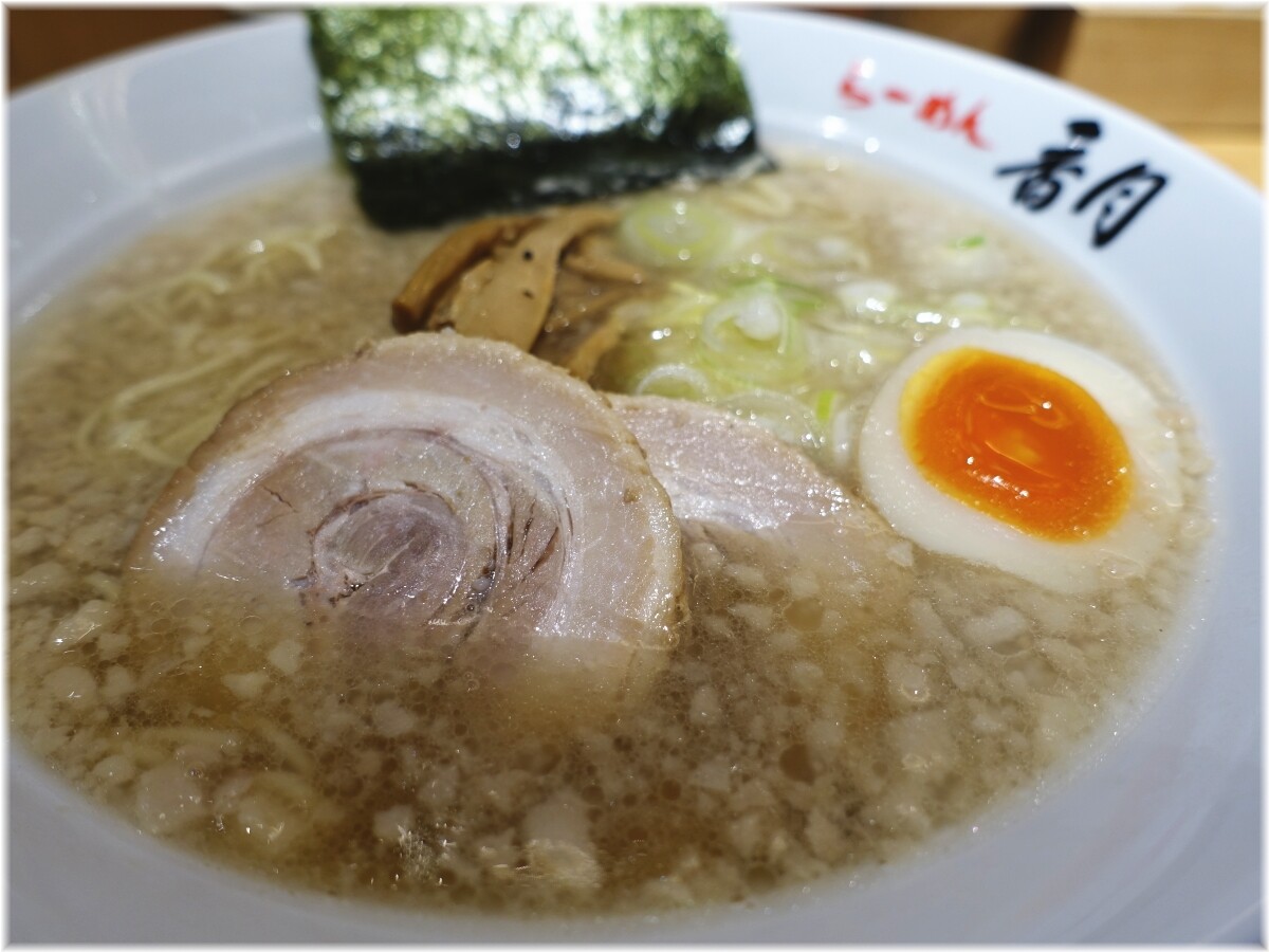 香月代々木公園店 醤油ラーメンの具