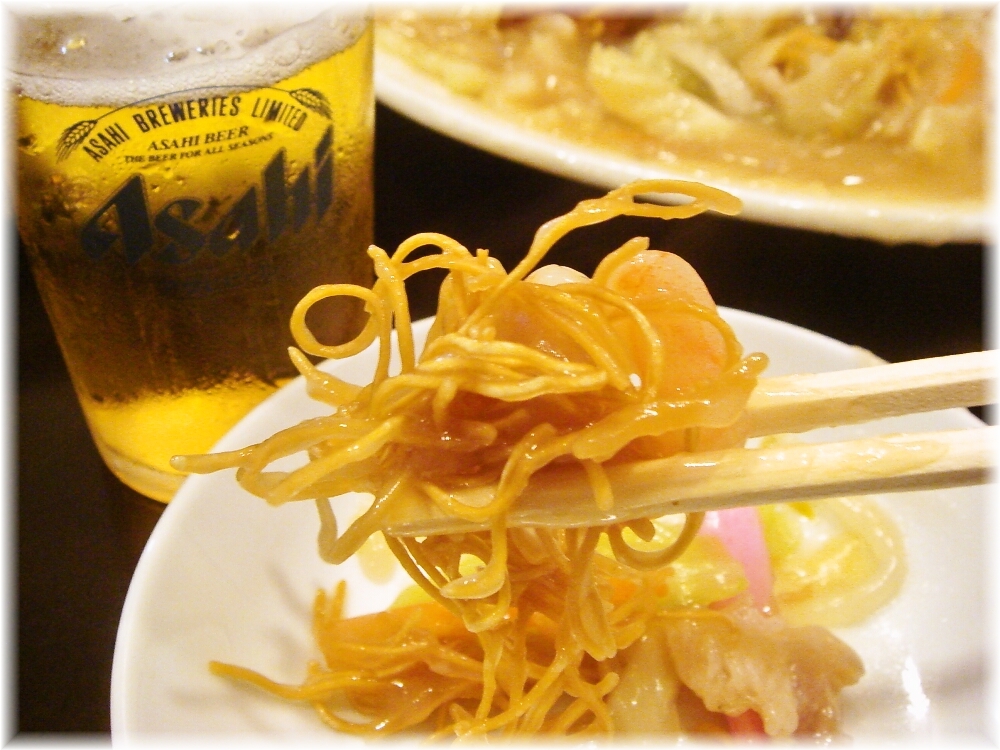 東園 あんかけ(パリ麺)の麺