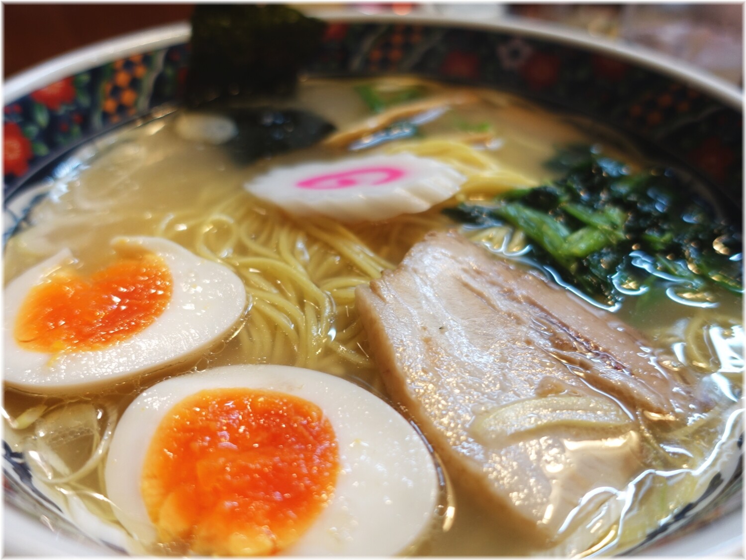 船見坂 塩そば味付玉子入りの具