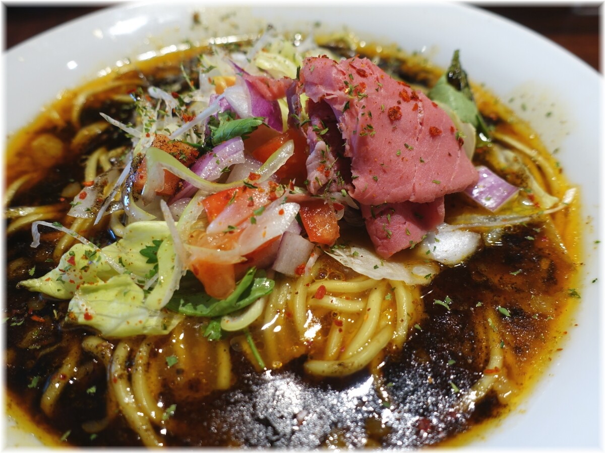 牛王 spicy curry牛骨らー麺の具2