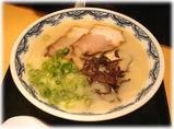 博多ラーメン 由丸 ラーメン
