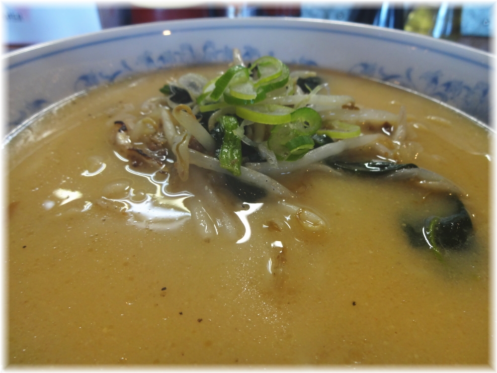 日の出製麺所 味噌ラーメンのスープ