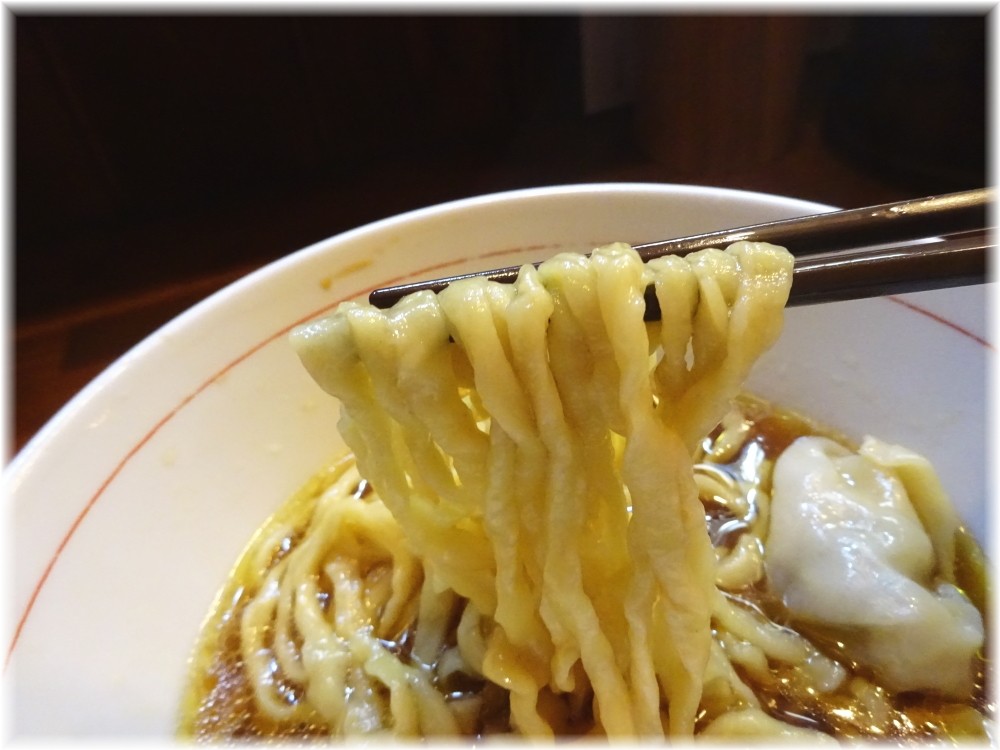 かねかつ ちゅるりんわんたんめんの麺