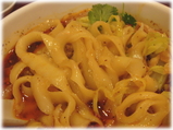 シーアン サンラー刀削麺の麺