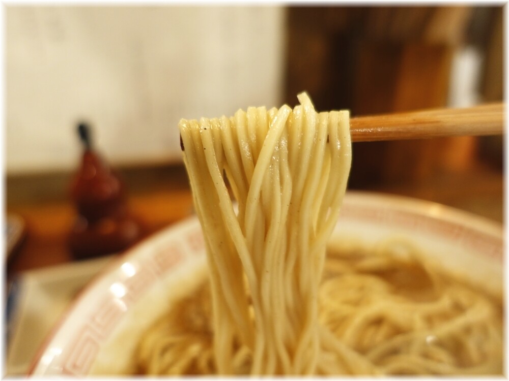 倫道 中華そば(鯵)の麺
