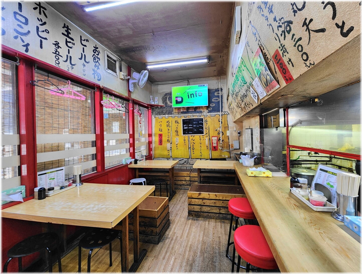長浜らーめん呑龍5 店内