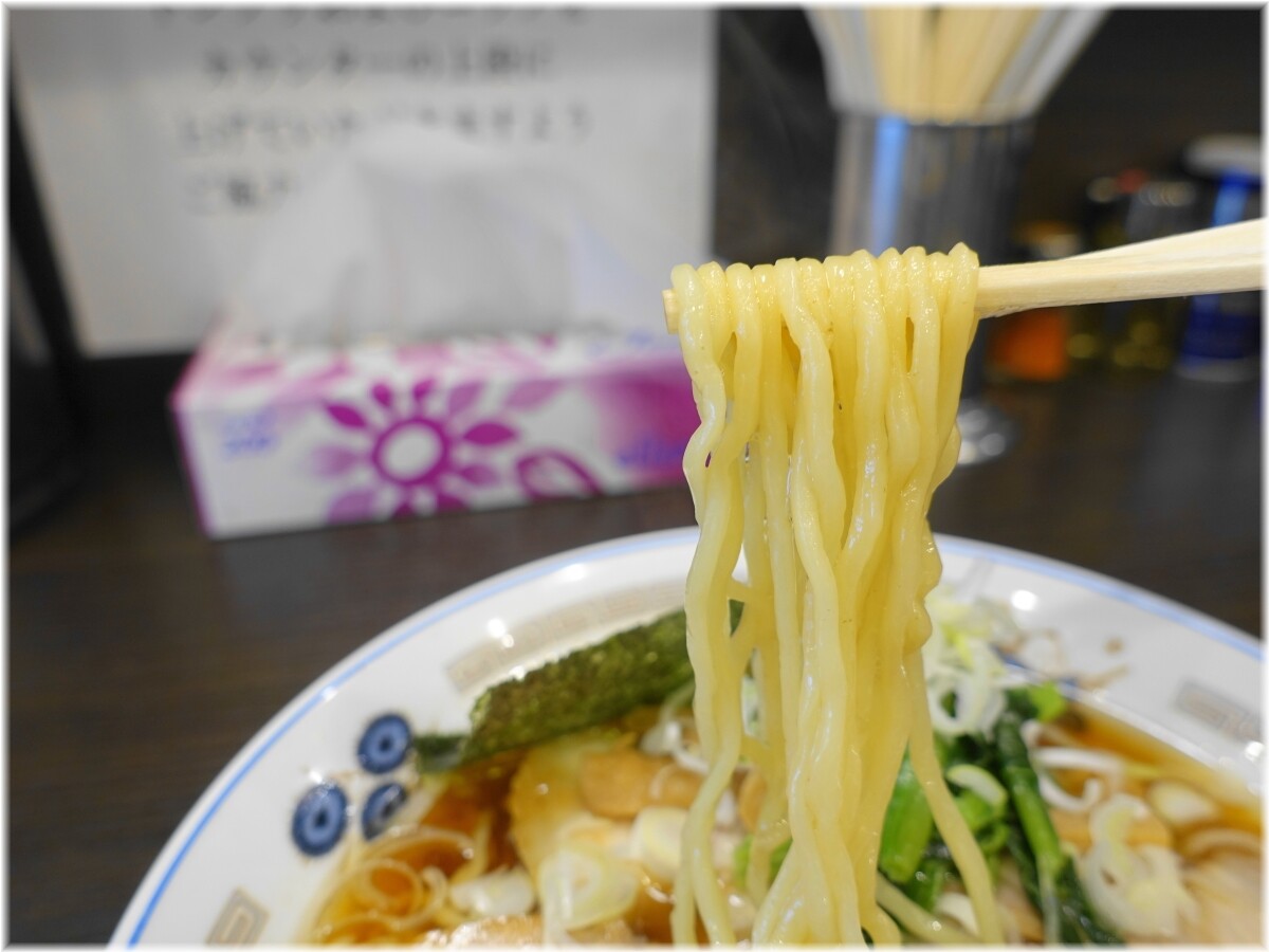 えーちゃん食堂 ラーメンの麺