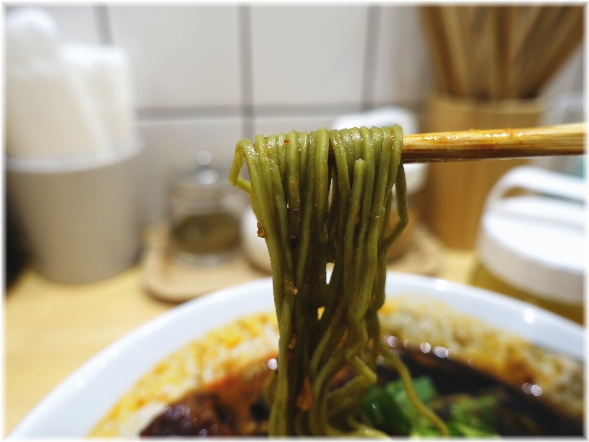 チリトマラーメンTHANK チリトマラーメンスペシャルの麺