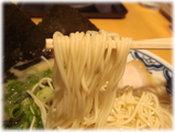由丸 岩磯のりラーメンの麺