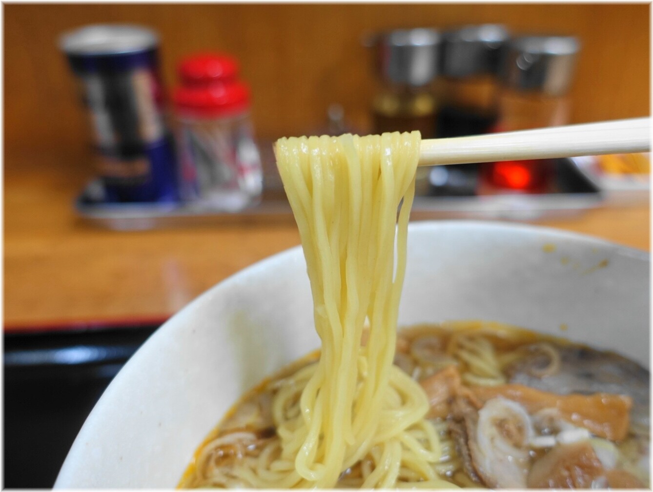 東竜 醤油ラーメンの麺