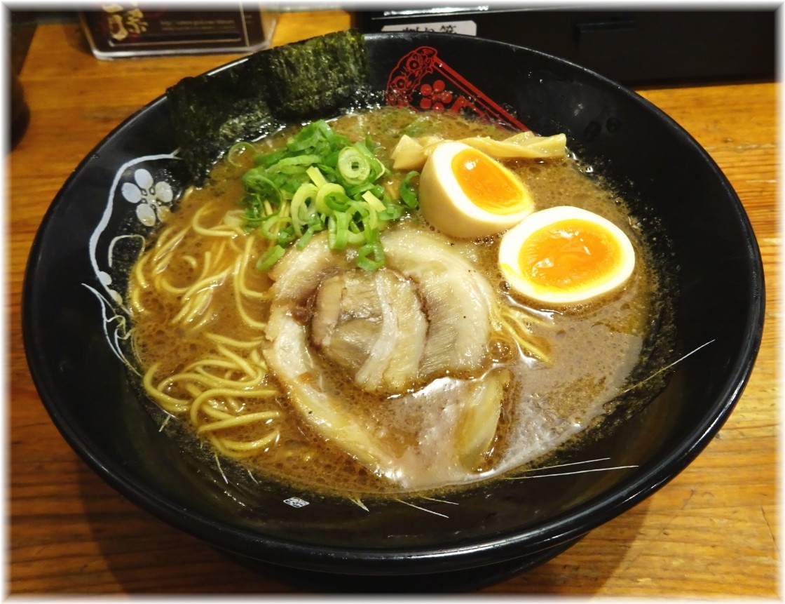 神仙品達店 味玉豚骨らーめん