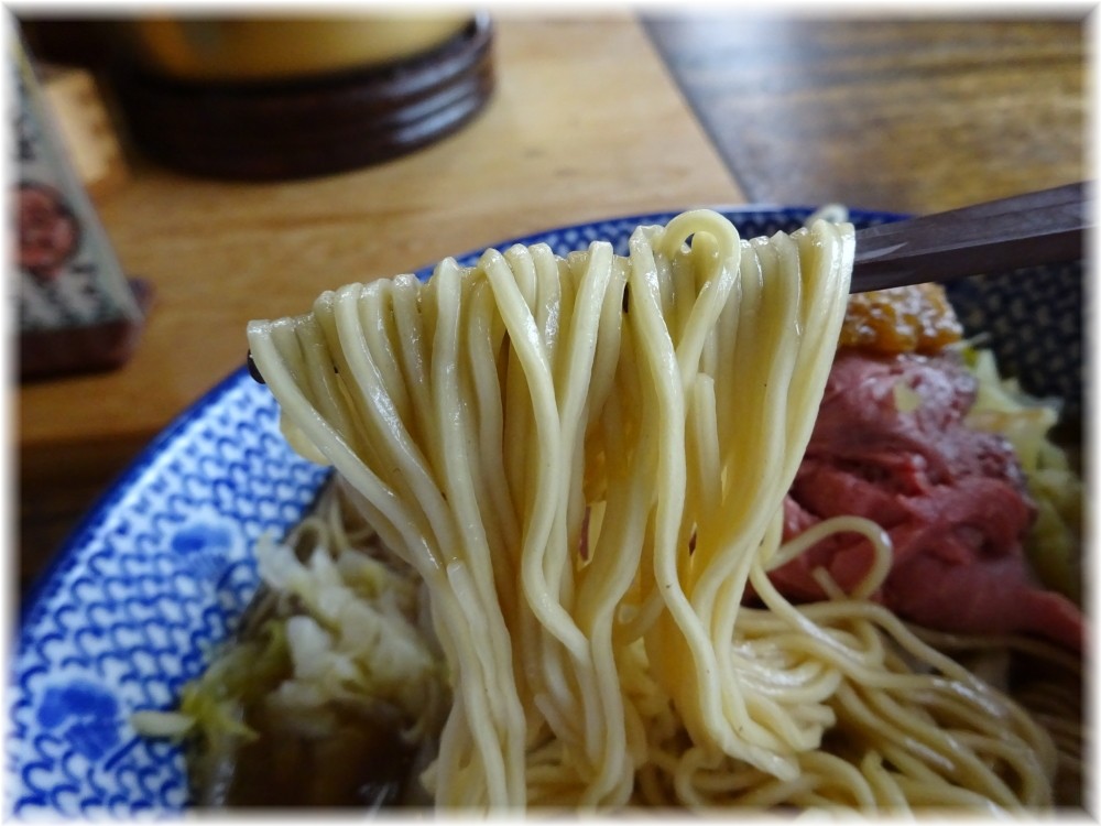 ぐるまん野州男 牛そばローストビーフのせの麺
