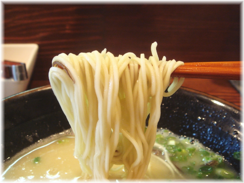 らーめん神 ラーメンの麺