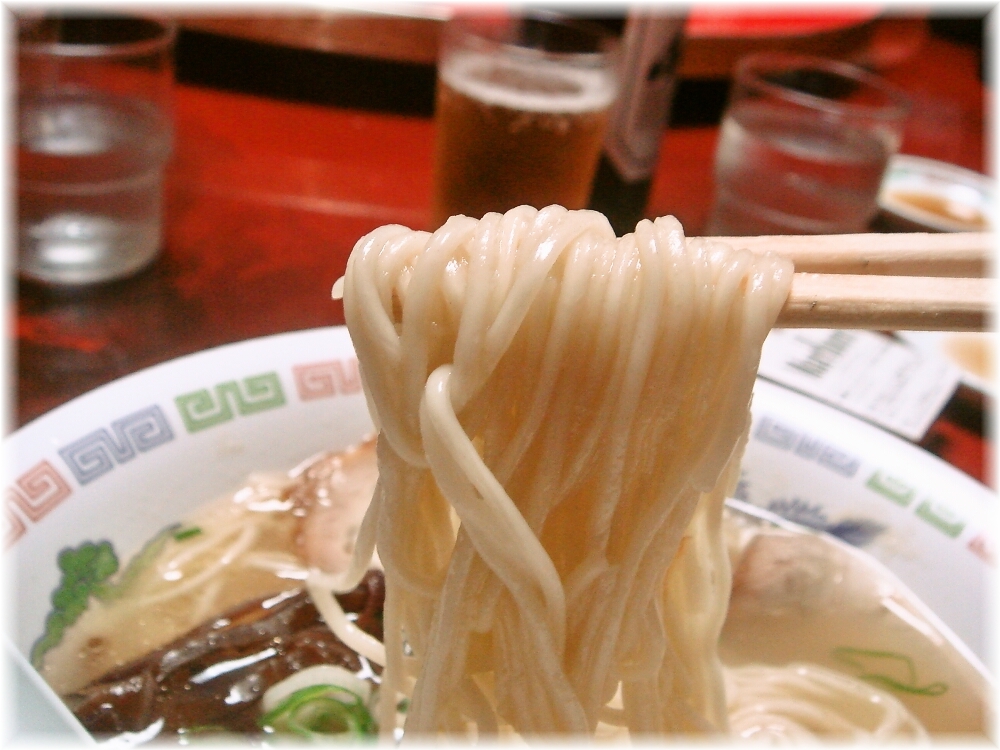 龍虎軒木綿町店 ラーメンの麺
