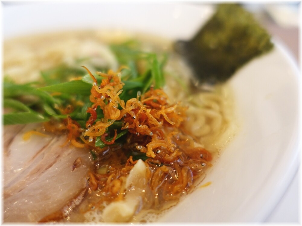 高ひろ 煮干しとしらすのらーめん(塩)の揚げしらす