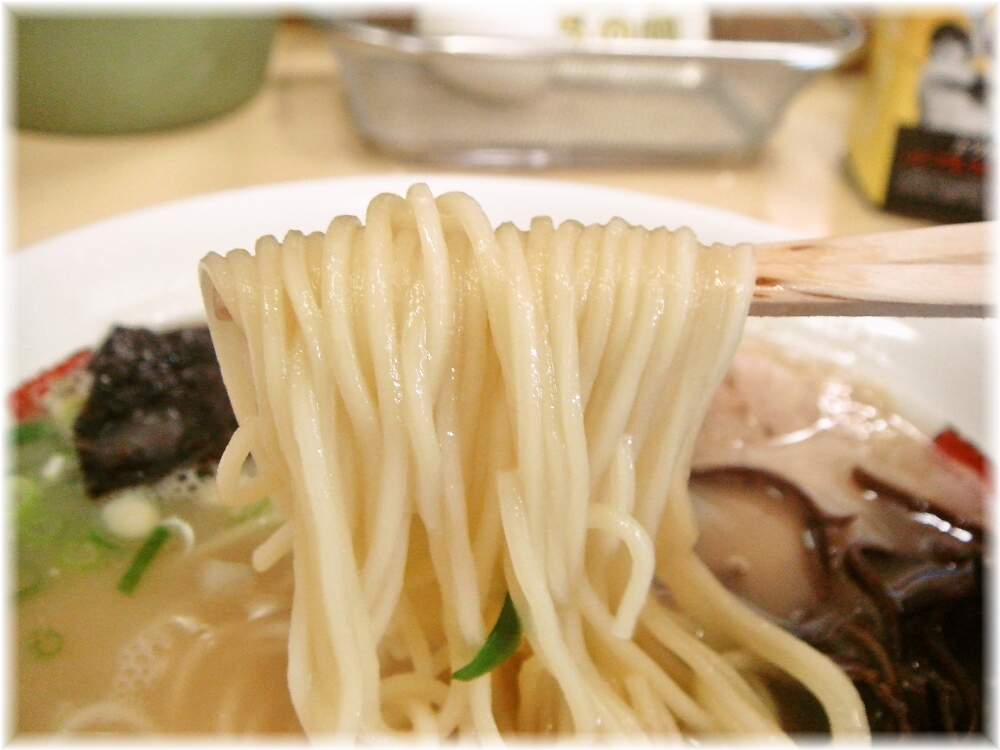 一吟 ラーメンの麺