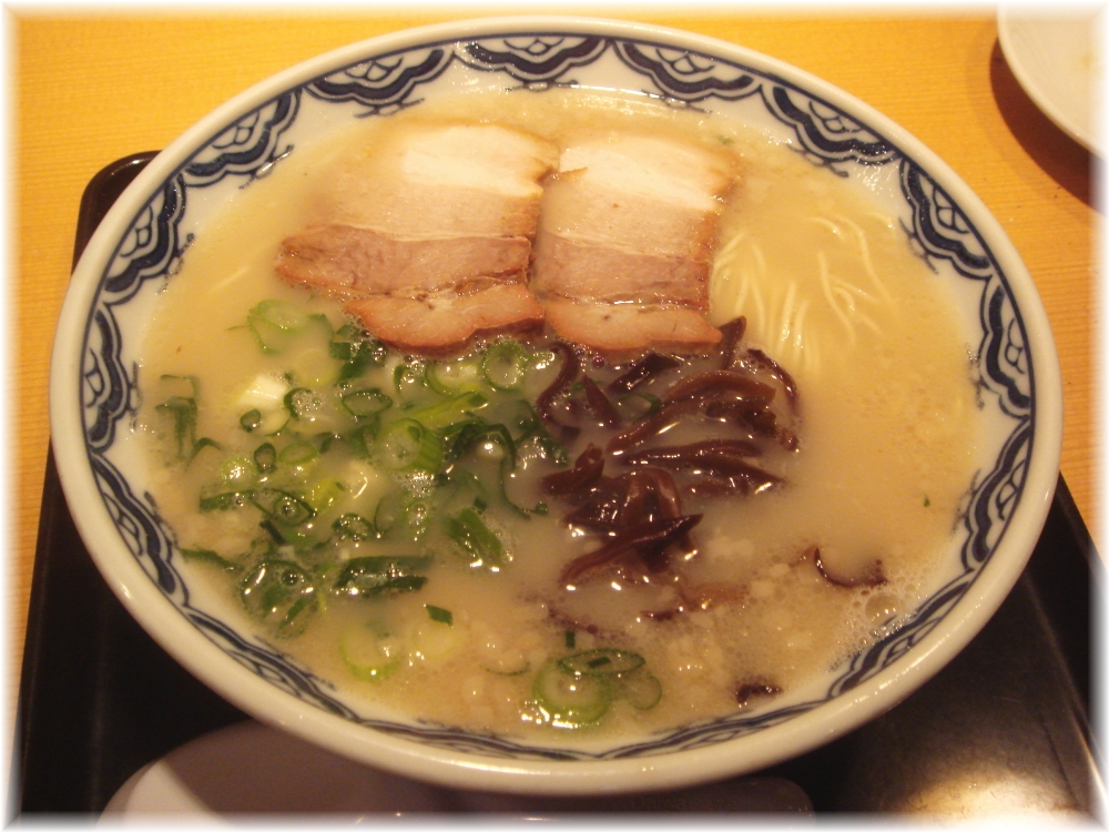 博多らーめん由丸 博多らーめん