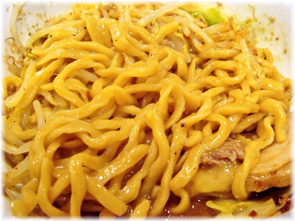 インフィニ 特製まぜそばの麺1