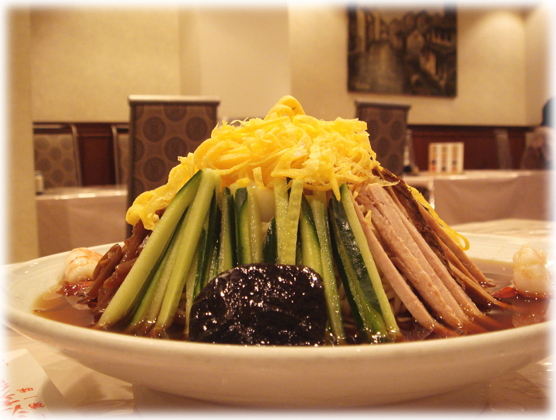 揚子江菜館 元祖冷やし中華(五色涼拌麺) 横撮りバージョン1