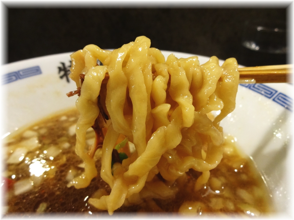 煮干王西新宿店 特製100%鶏らあめんの麺