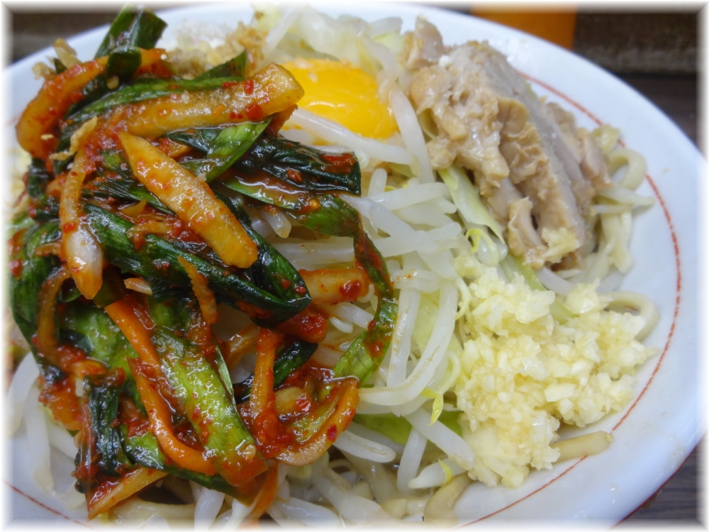 関内二郎 汁なし+ニラキムチ+粉チーズ2