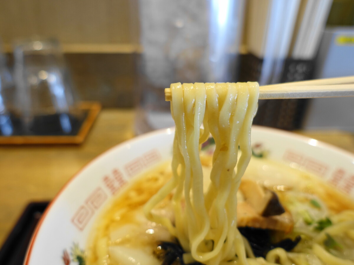 中華そば天辺月 ワンタン麺の麺