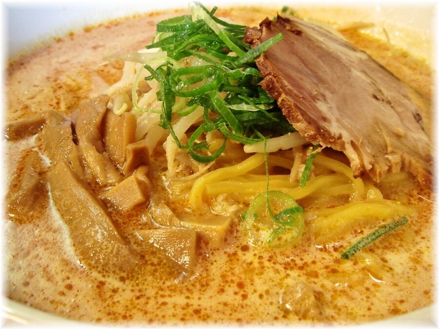 北海道らーめん初代 おろちょん味噌の具