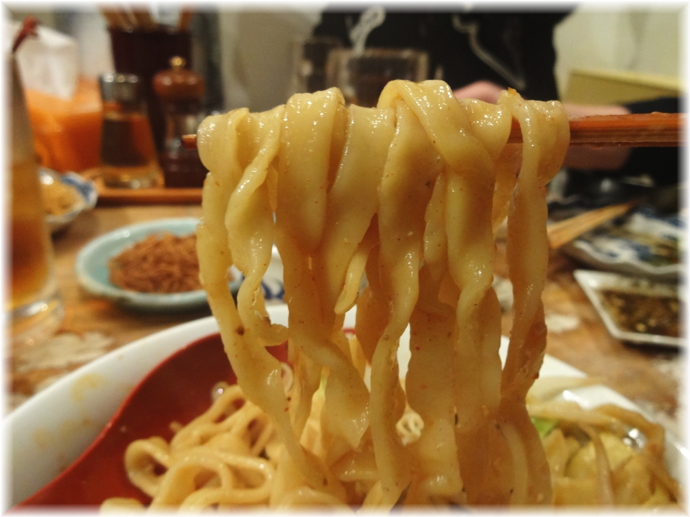 炎のつけめん2 響鬼紅-味噌の型-の麺