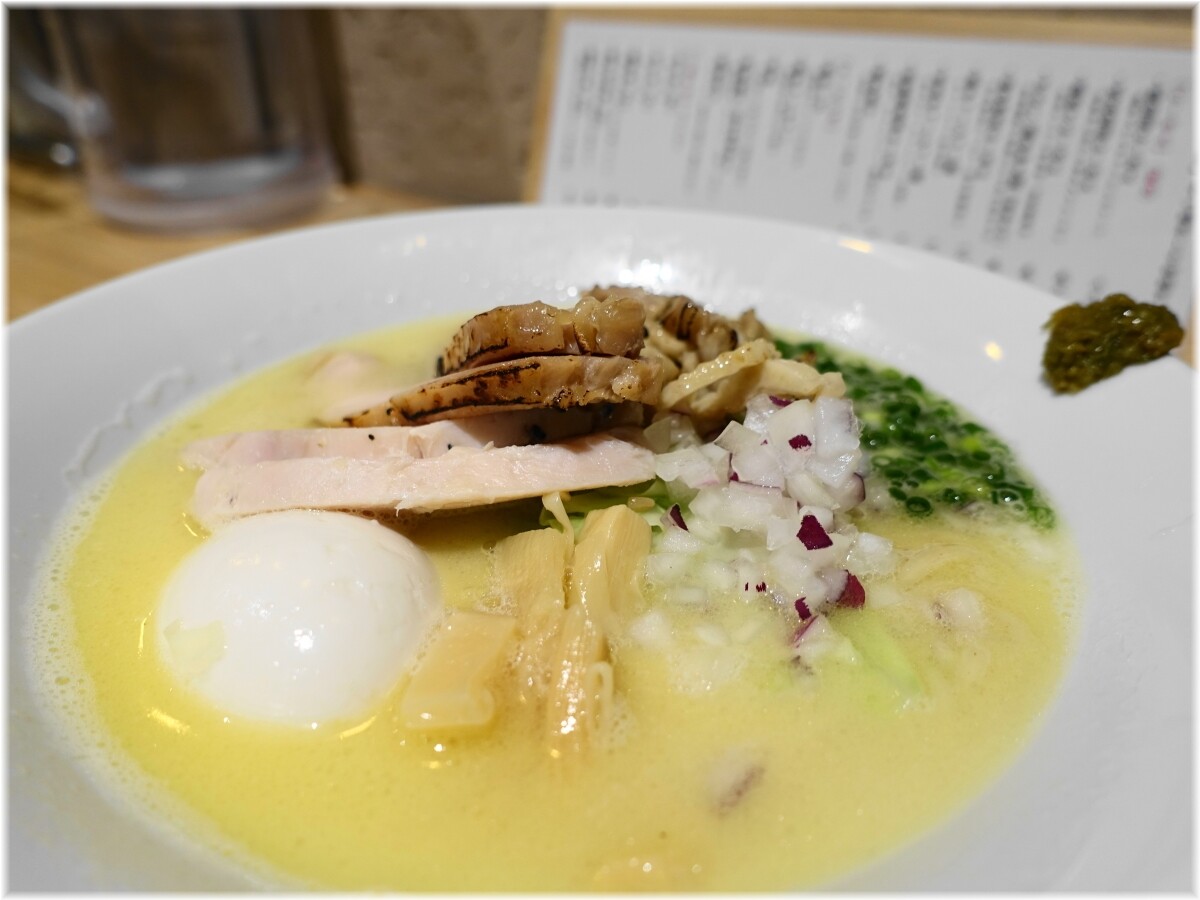 富ヶ谷鳥と麺と 特製鶏白湯らーめんの具2