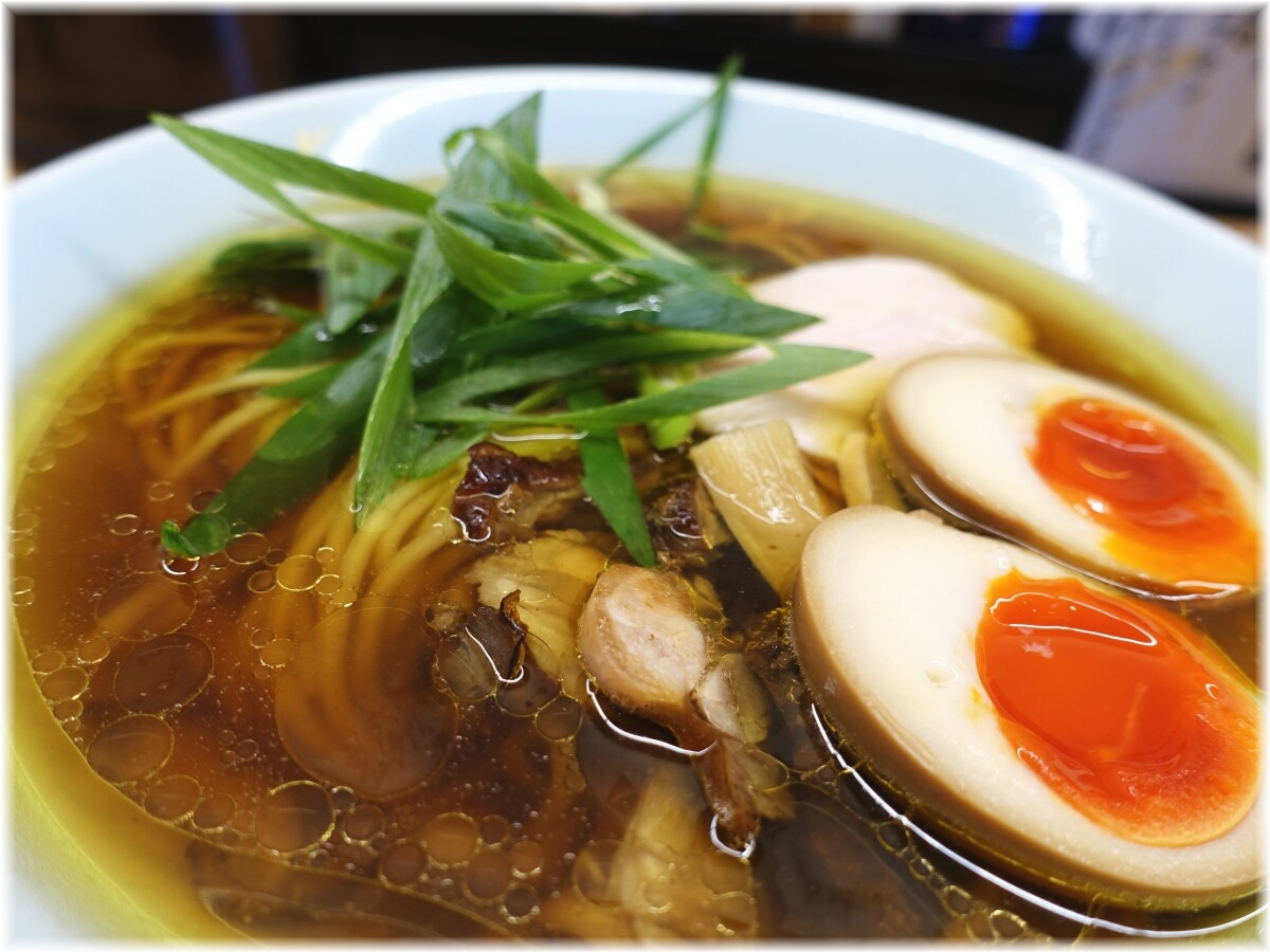 笠岡らーめんTAKETONBO 醤油味玉入り(並)の具2