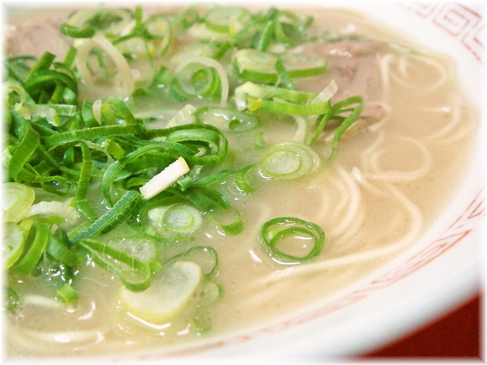 博多大砲ラーメン ラーメンのスープ