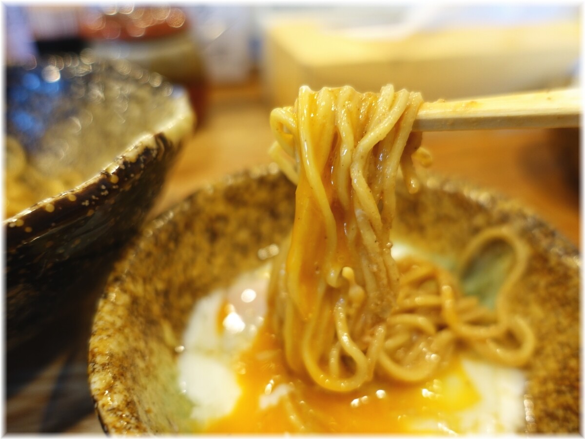 くにまつ 汁なし担担麺元味の麺3