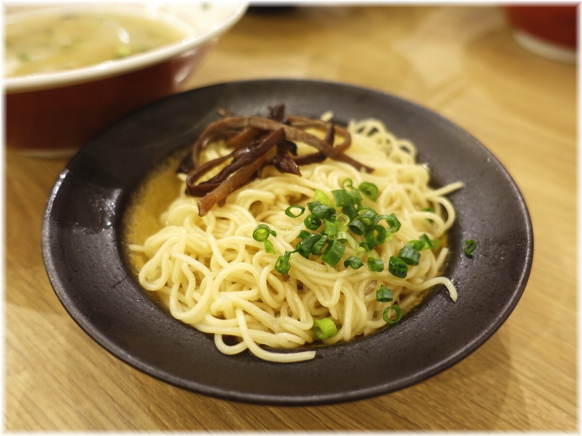 ぎょらん亭西早稲田店 替玉細麺