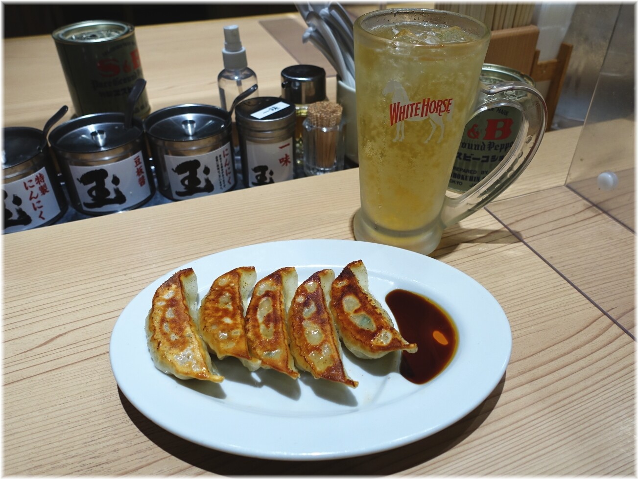 玉東京駅店 肉汁餃子とハイボール