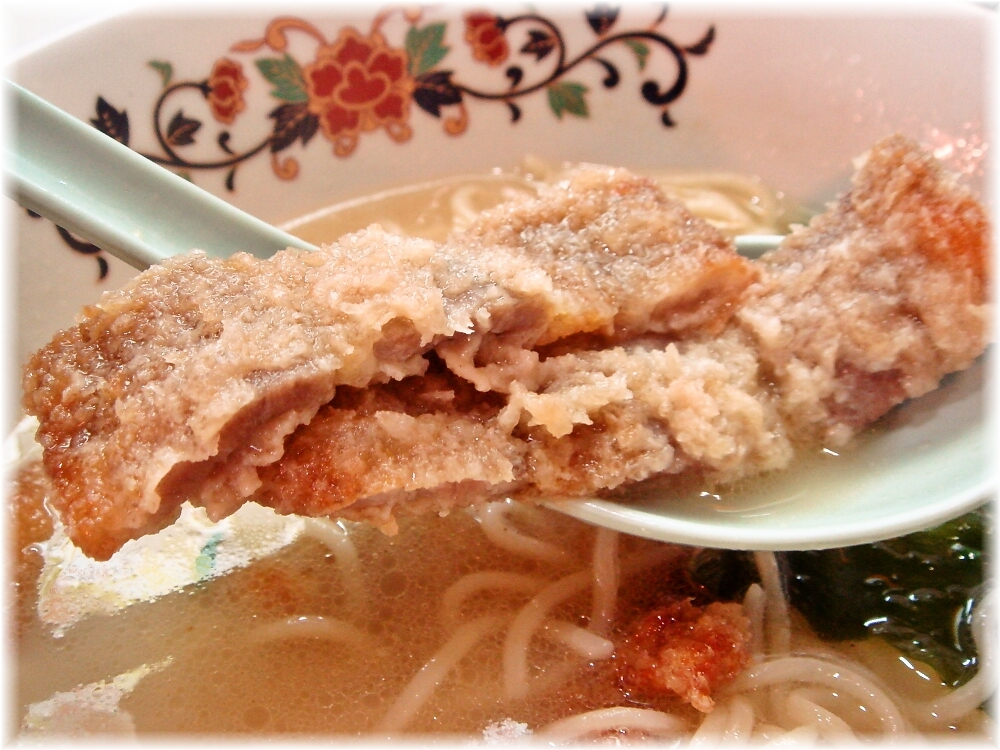 餃子会館 とんかつラーメンの具