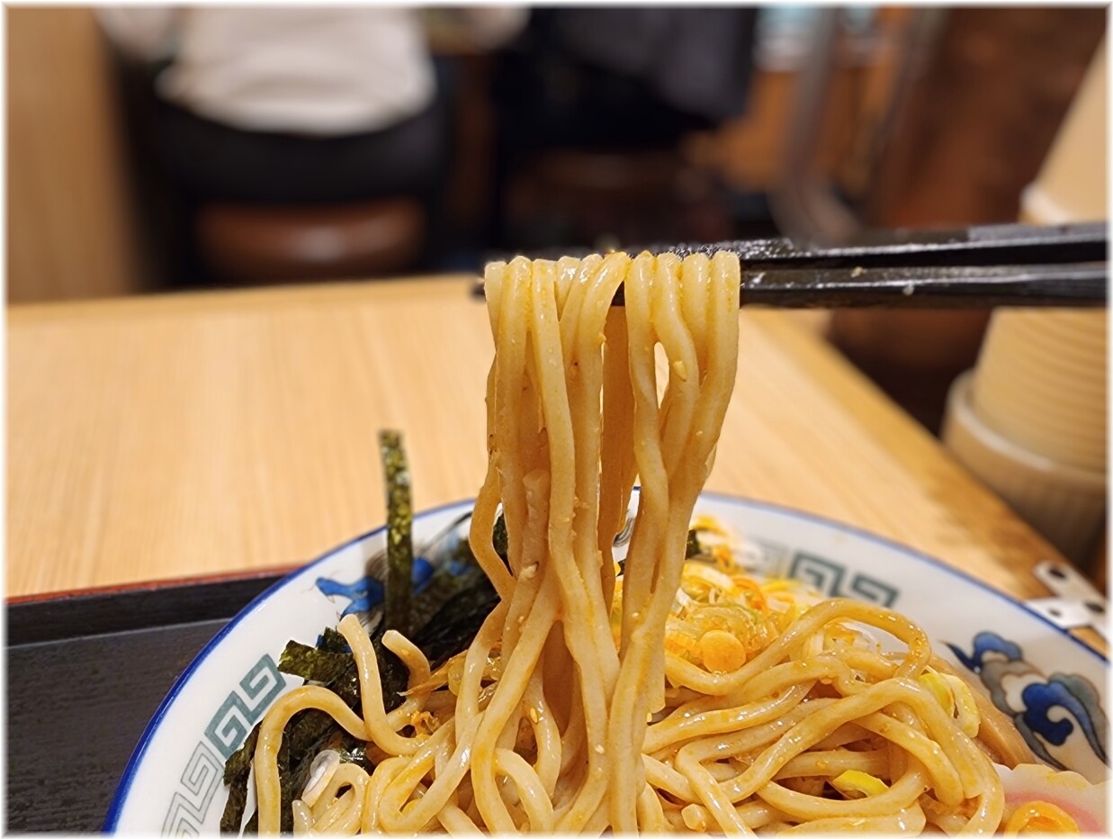 舎鈴田町店8 胡麻と辣油のぶっかけの麺