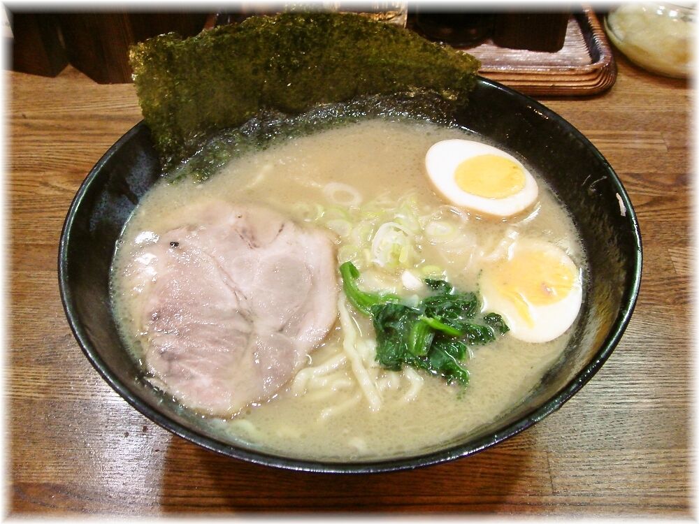 とんこつ麺砂田 らーめん+玉子