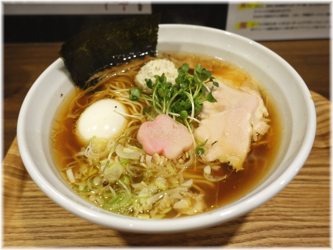 麺屋楽笑 淡麗しょうゆ味玉入り