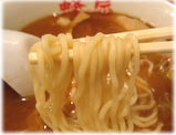 蜂屋 しょうゆミニラーメンの麺