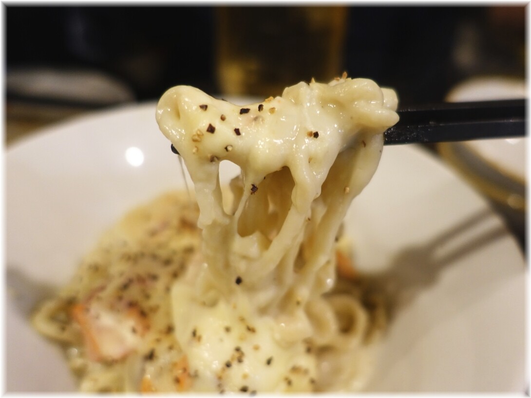 金町製麺12 じゃがいもとゴルゴンゾーラの煮込みそばの麺