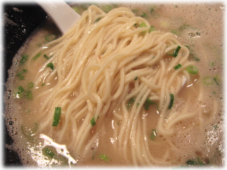 一幸舎博多本店 ラーメンの麺