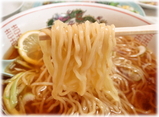 中園亭 檸檬湯麺(レモンソバ)の麺