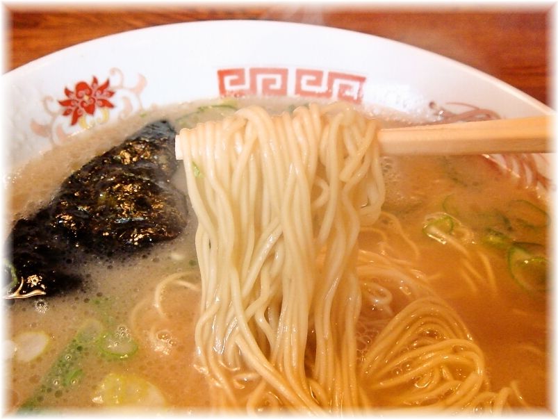 もえぎの ラーメンの麺