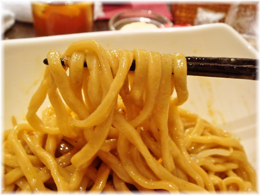 パセラ 汁なしパ郎の麺