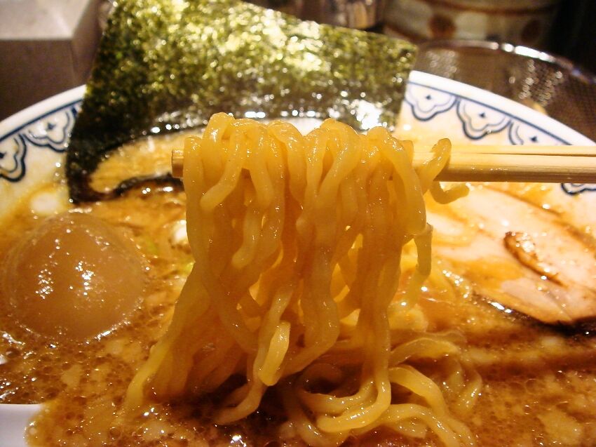 ばんから とろみ味玉の麺