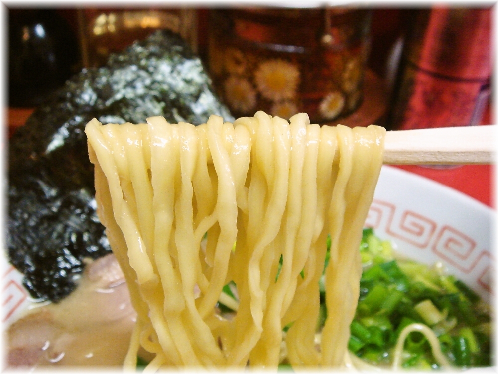 九州ラーメン銀嶺 九州ラーメンの麺