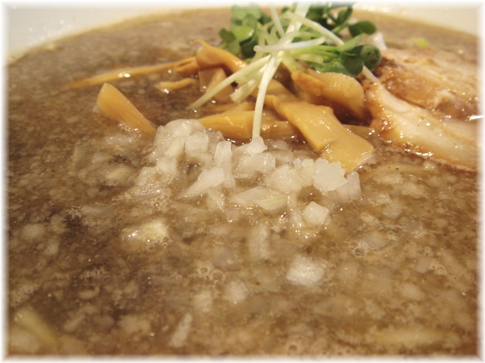 麺屋航 目黒ブラック煮干しそばの具