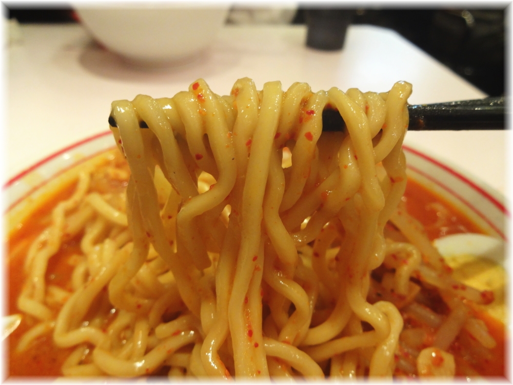 蒙古タンメン中本新宿 味噌卵麺の麺